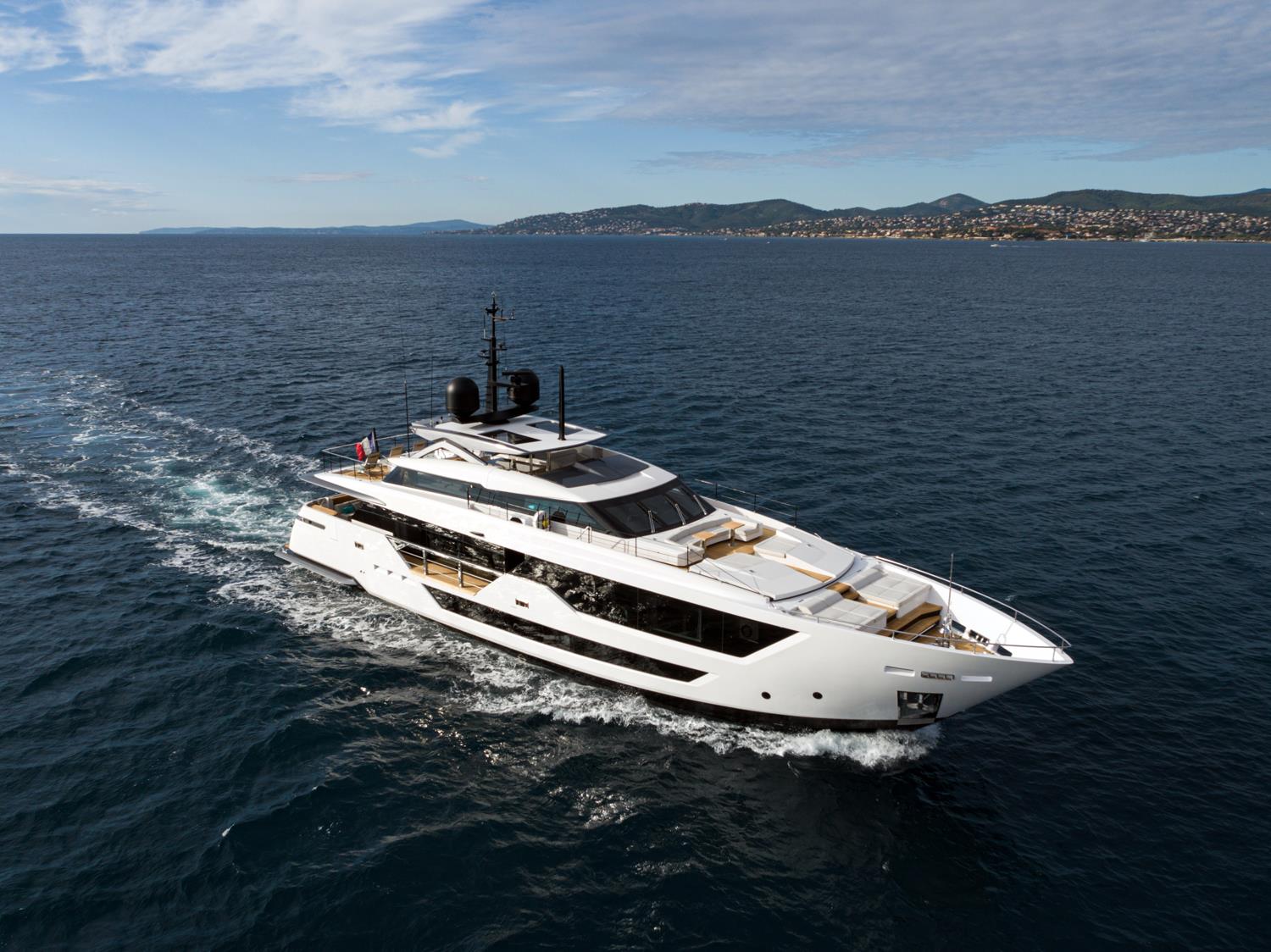 2020 CUSTOM LINE 106 